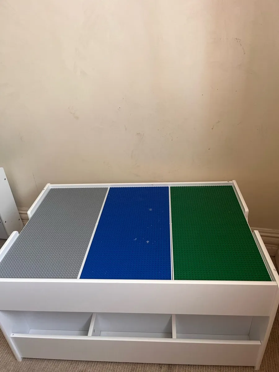 Lego table hardly used
