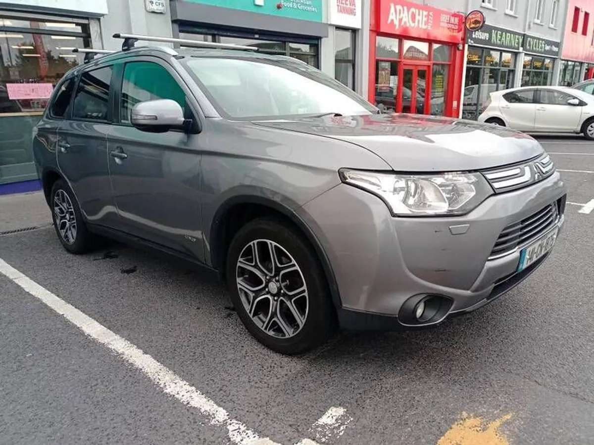 2014 Mitsubishi Outlander - Image 1