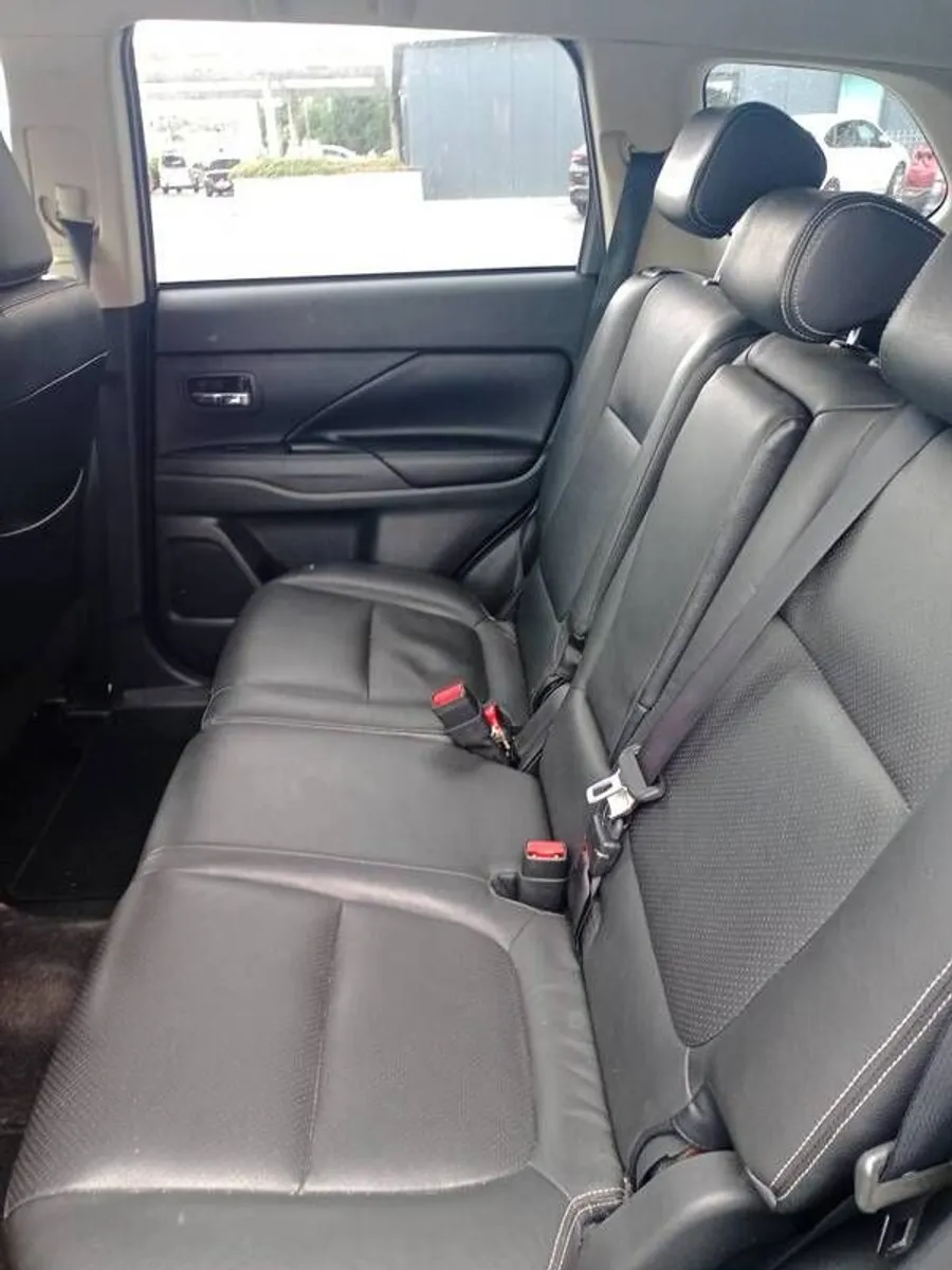 2014 Mitsubishi Outlander - Image 4