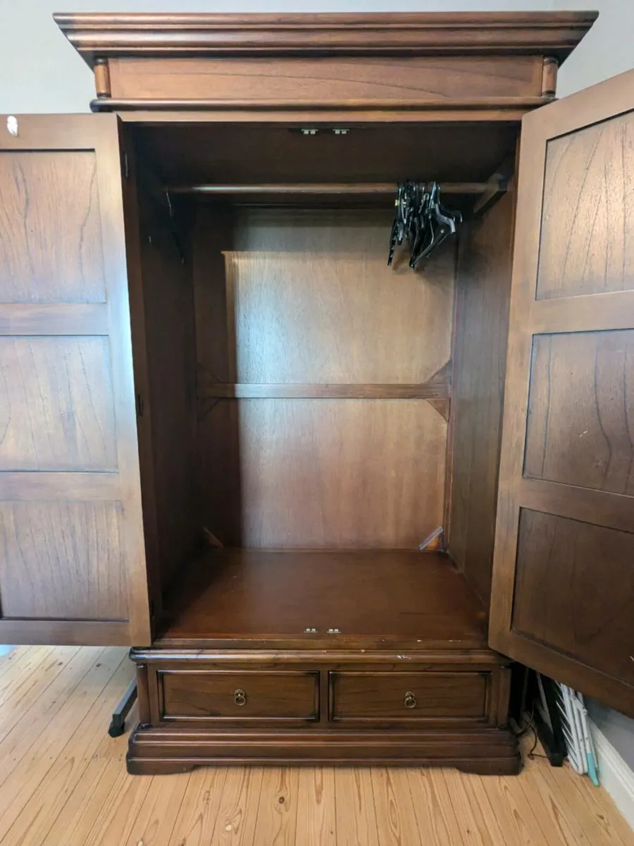 Solid wood Wardrobe - Image 2