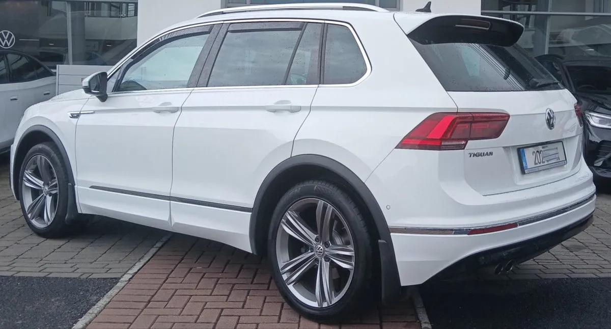 Volkswagen Tiguan R-line 2.0 TDI 150HP  rear View - Image 4