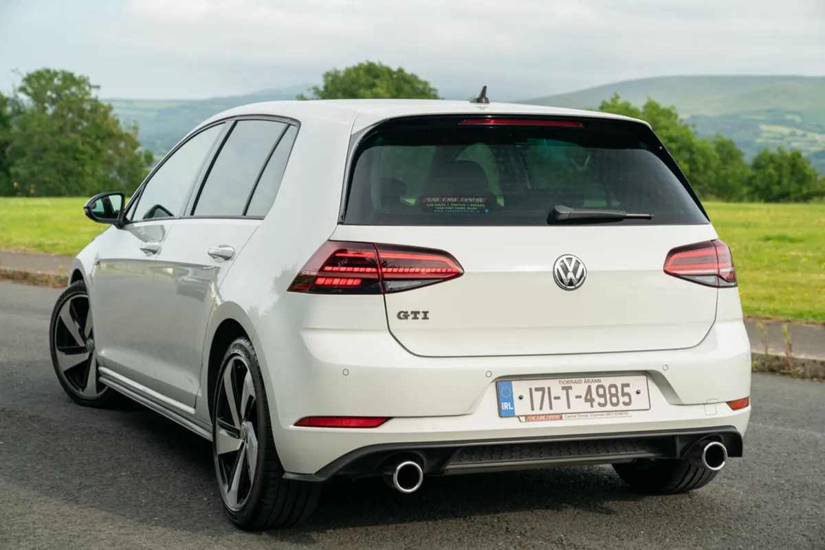 🔺 2017 Volkswagen Golf GTI mk7.5 DSG 2.0 TSI 220 - Image 4