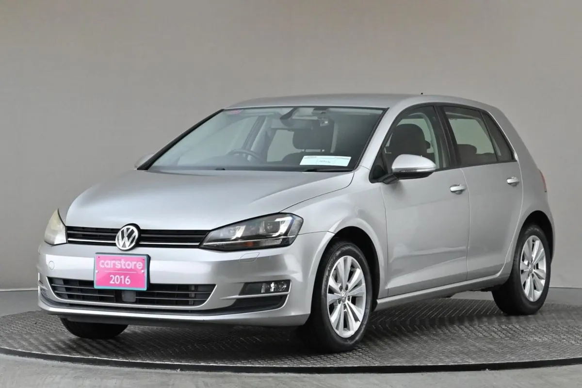 Volkswagen Golf 1.2 TSI DSG MK7 Comfortline  reve - Image 3
