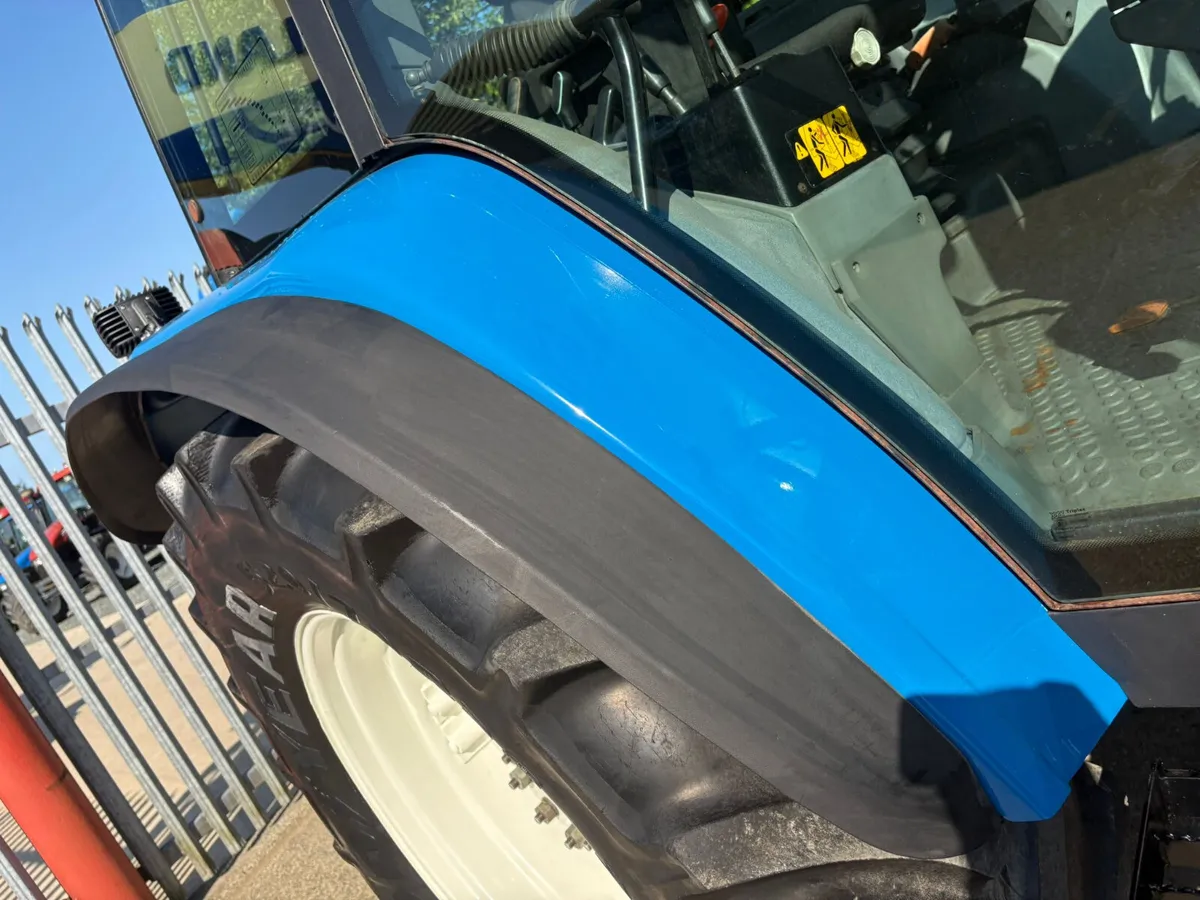 1996 New Holland 8240 SLE - Image 3