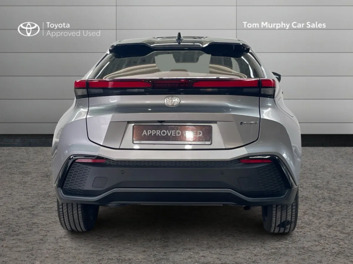 Toyota C-HR C-HR PHEV SOL - Image 4