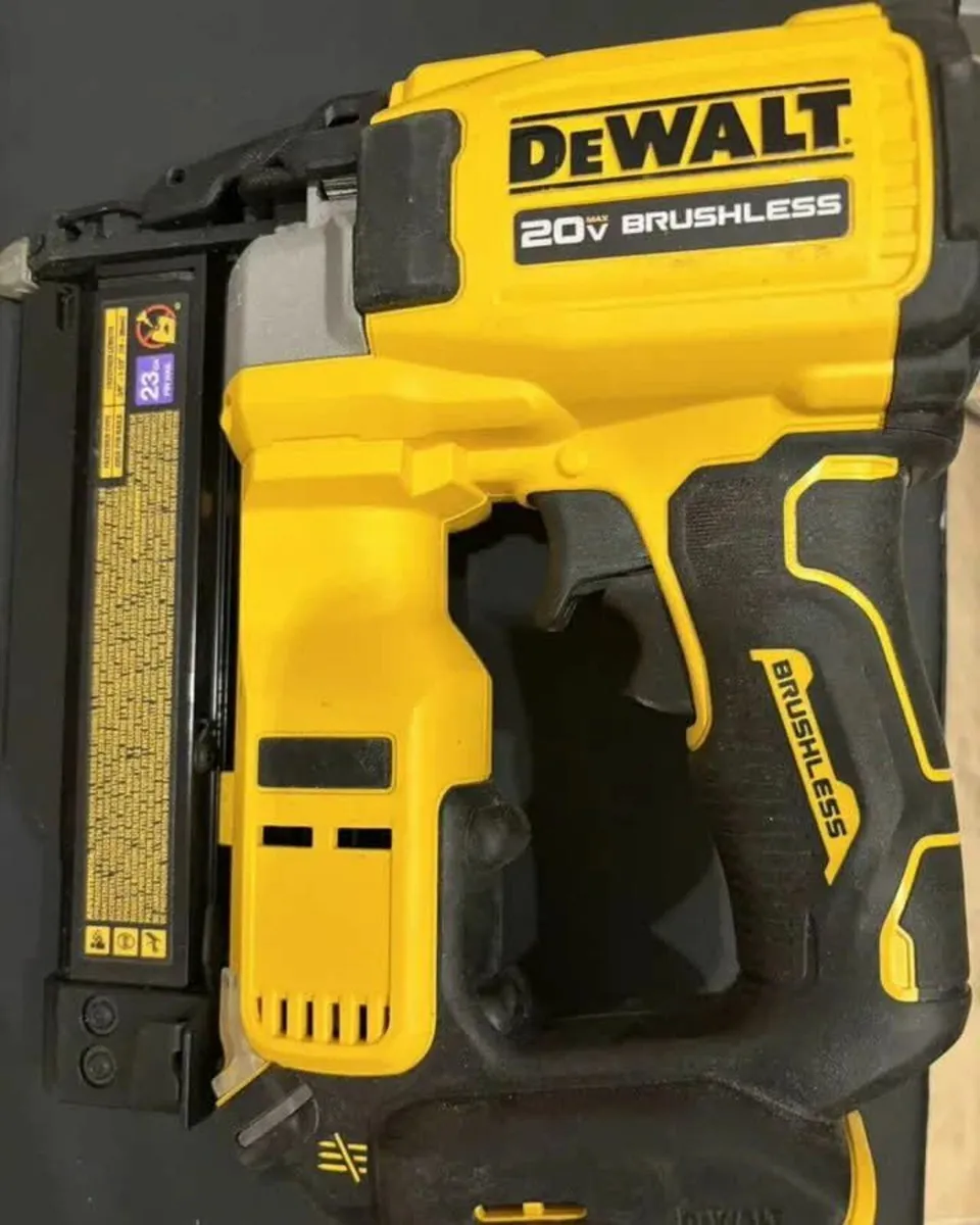 DeWalt DCN623 23-Gauge Pin Nailer – Like New! - Image 1