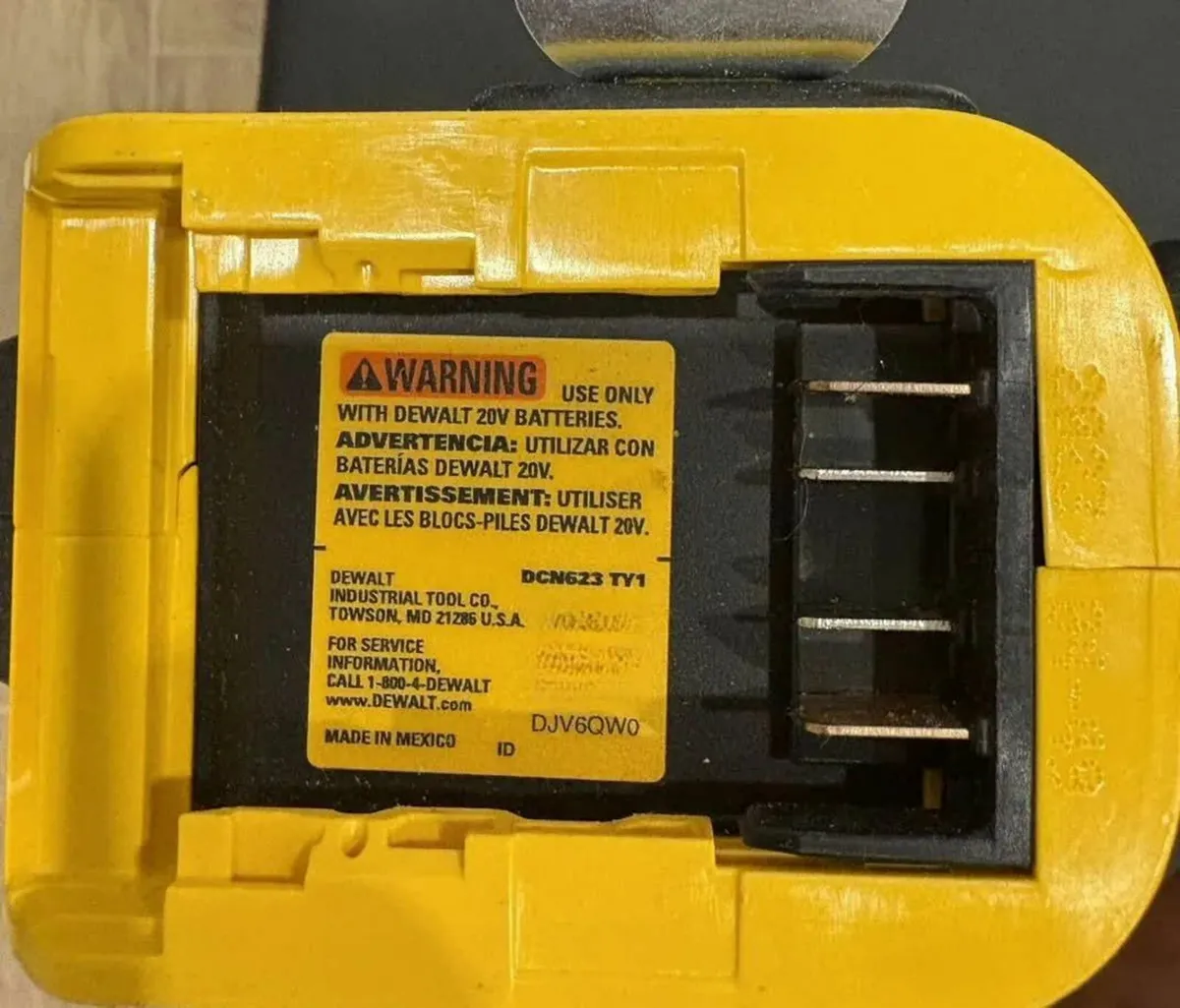 DeWalt DCN623 23-Gauge Pin Nailer – Like New! - Image 3