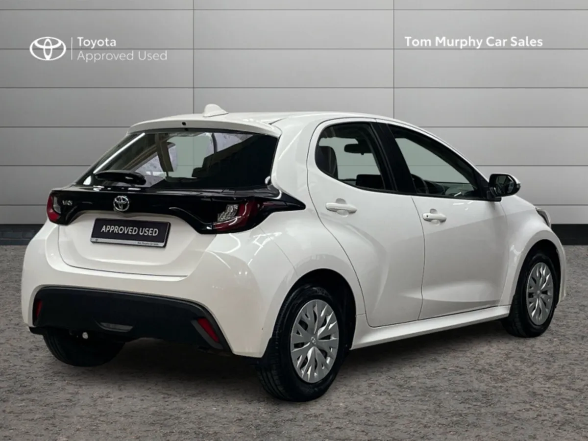Toyota Yaris YARIS 1.0 AURA - Image 2