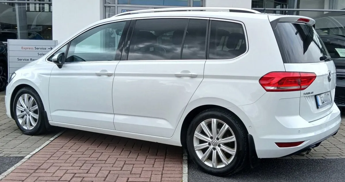 Volkswagen Touran Highline 2.0 TDI 150HP  7 Seate - Image 4