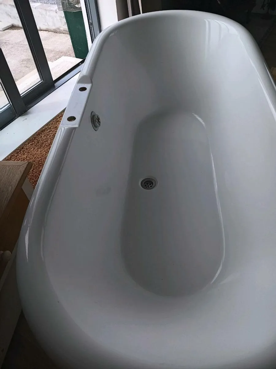 Freestanding Bath - Image 3