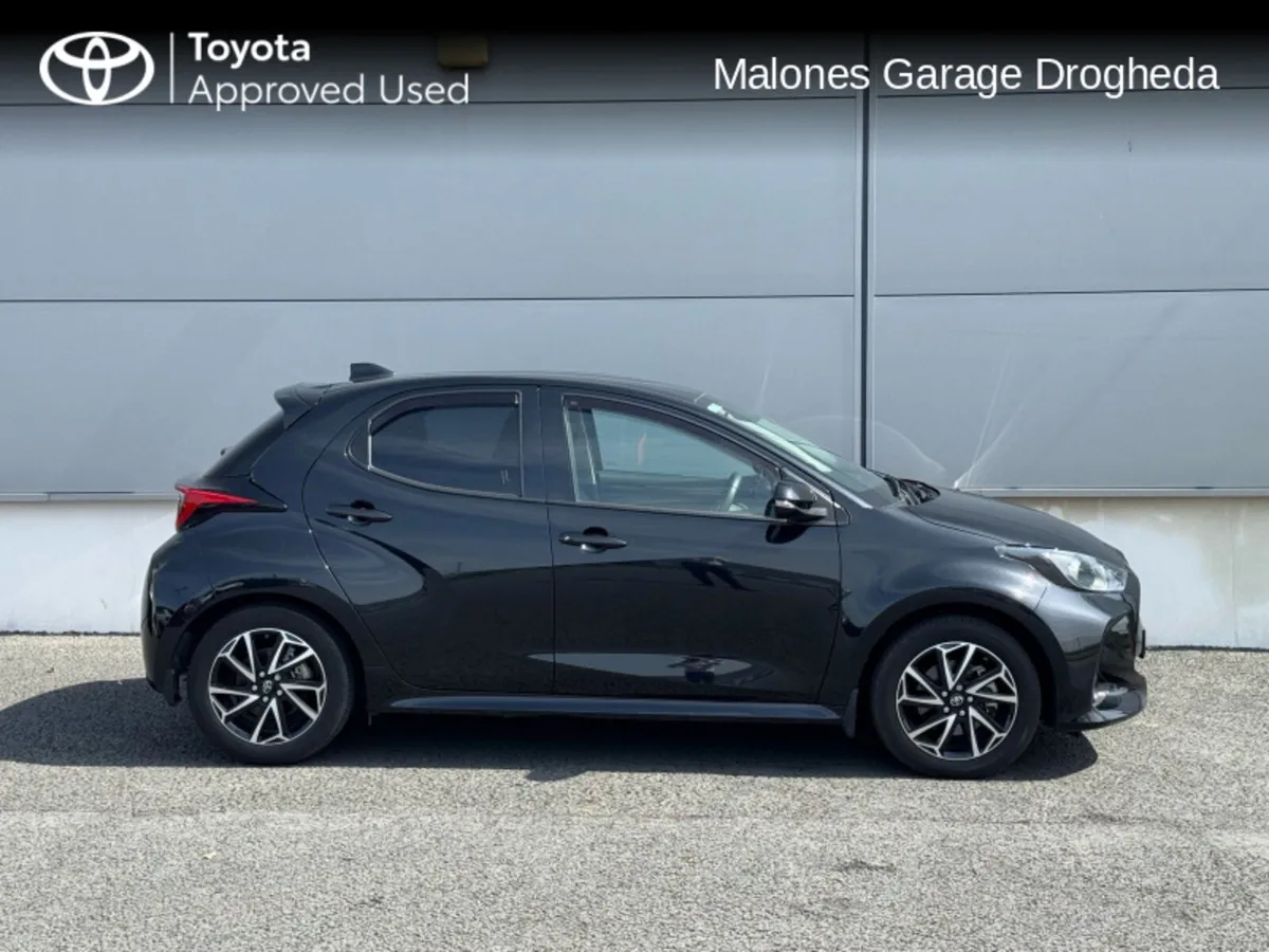 Toyota Yaris 1.5 Hybrid Luna Sport Call Now 041 98 - Image 3
