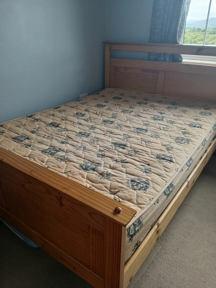 Bed - Image 1