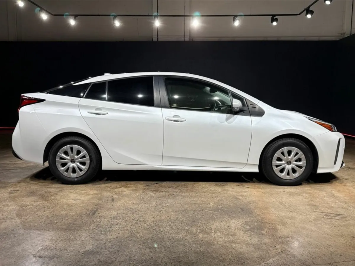 Toyota Prius AUTOMATIC 1.8 HYBRID - SAFETY PLUS ED - Image 3