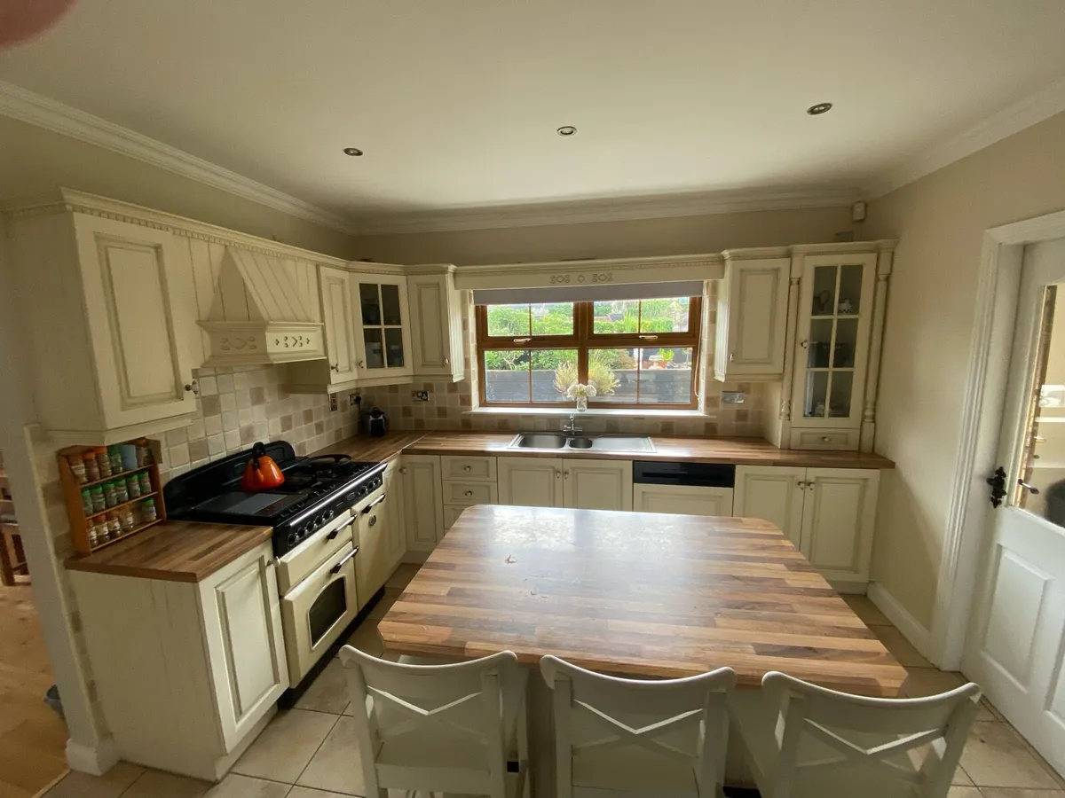 Complete Kitchen - Image 1