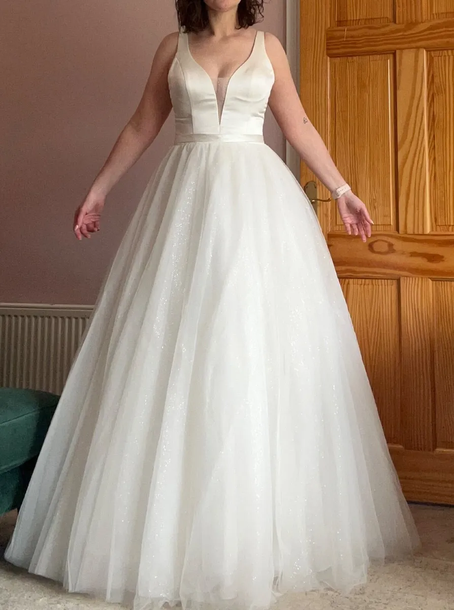 Wedding dress - Image 1