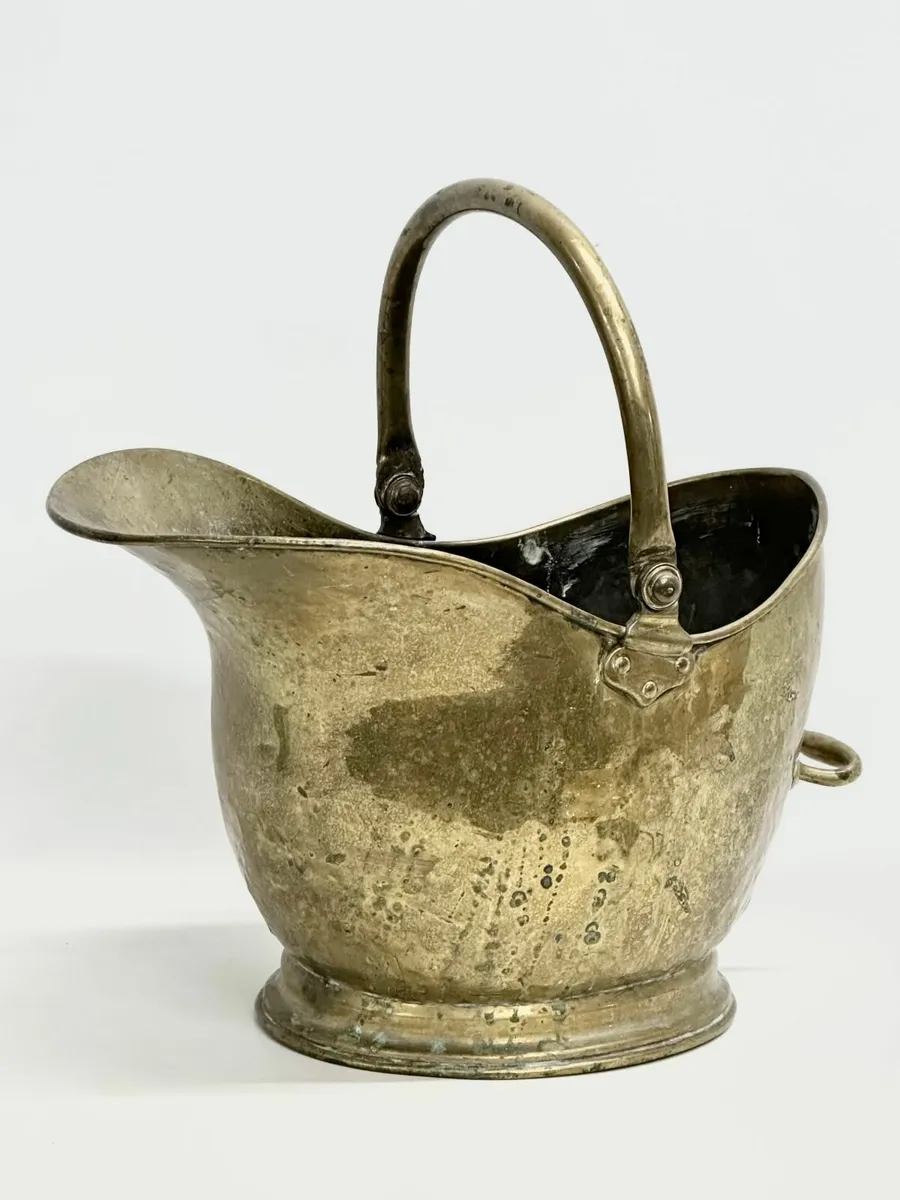 Antique c1880 Brass coal scuttle. - Image 1