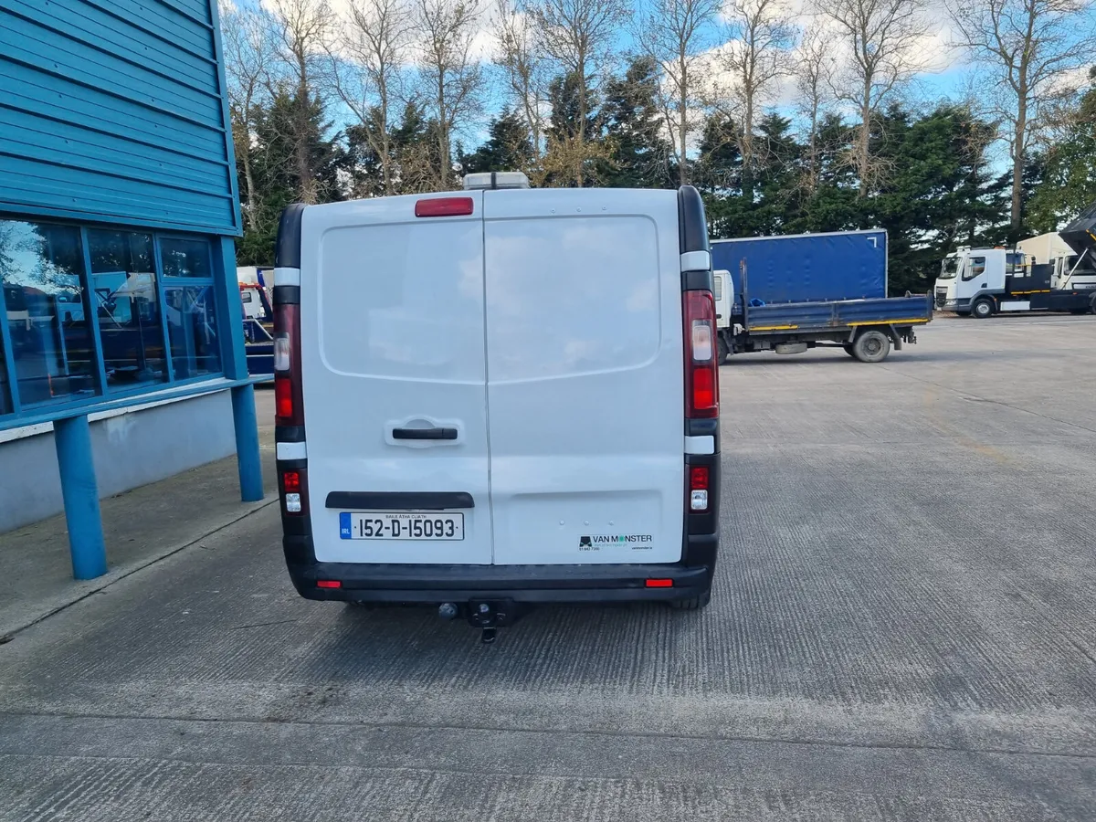 2015 VAUXHALL VIVARO - Image 2