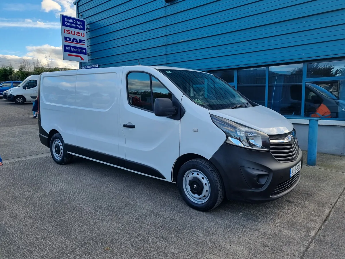 2015 VAUXHALL VIVARO - Image 1