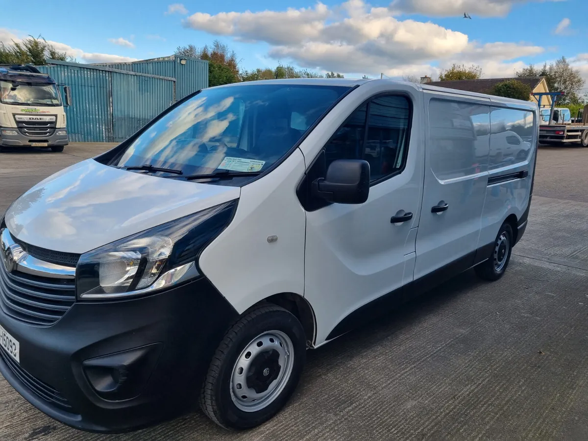 2015 VAUXHALL VIVARO - Image 4