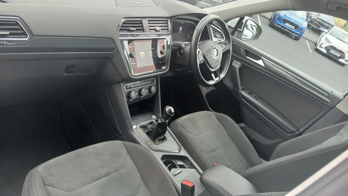 Volkswagen Tiguan Allspace R-line 2.0 TDI 150HP D - Image 3