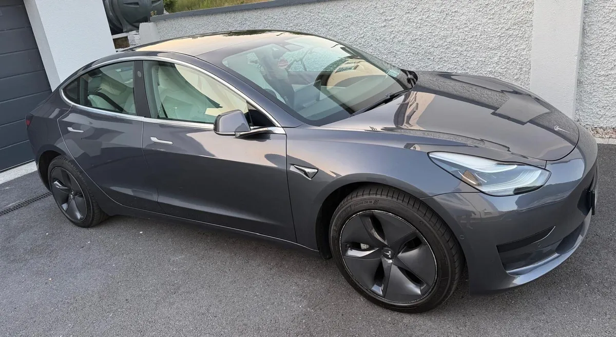 Tesla model 3 Standard Range Plus RWD SR - Image 1