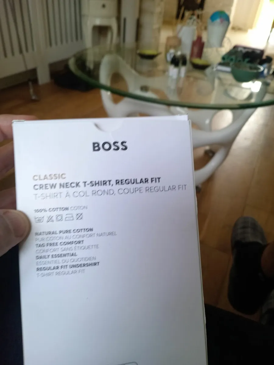 3 Hugo Boss t shirts medium black, brown, white - Image 4