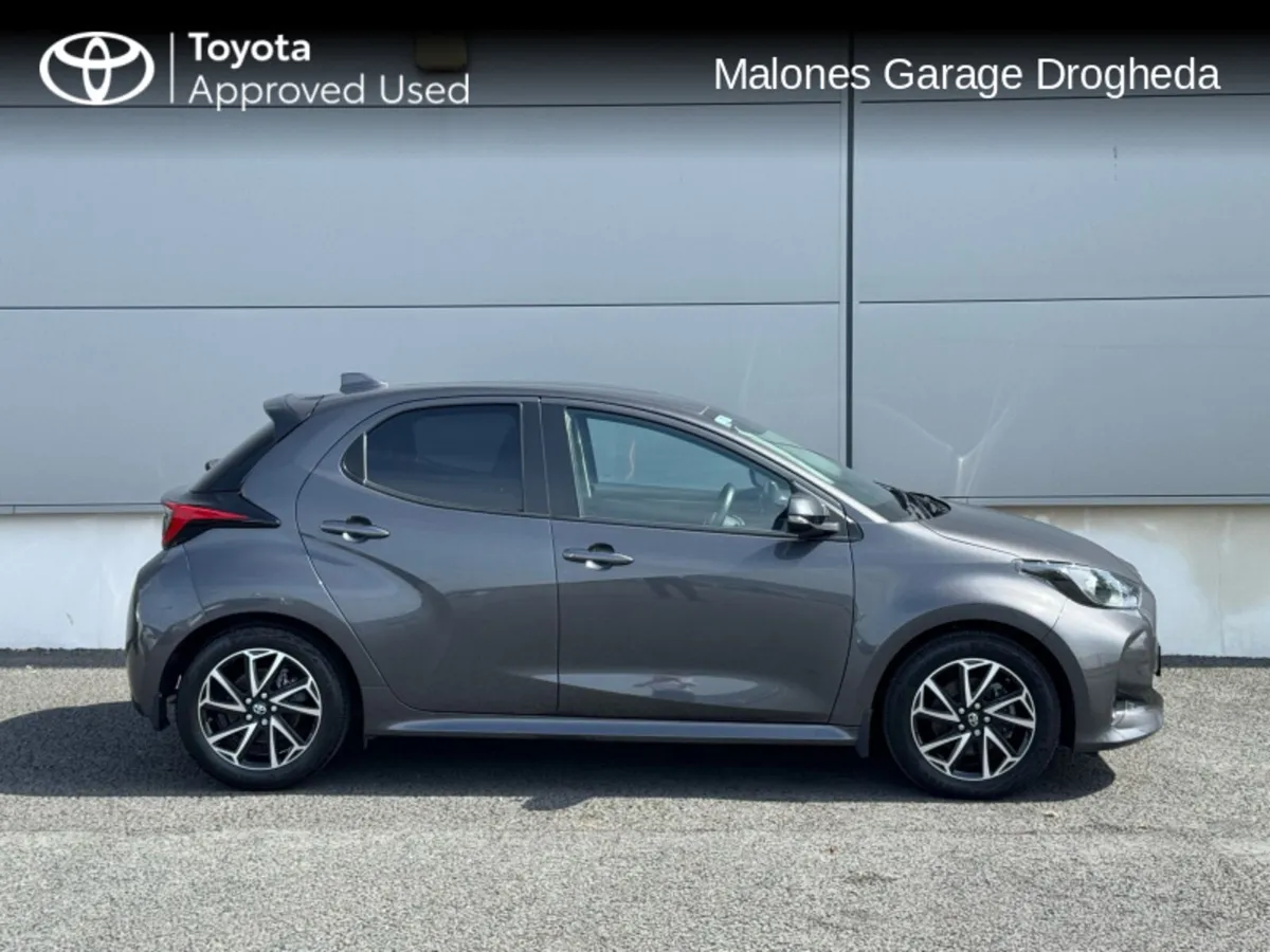 Toyota Yaris 1.5 Hybrid Luna Sport Call Now 041 98 - Image 3