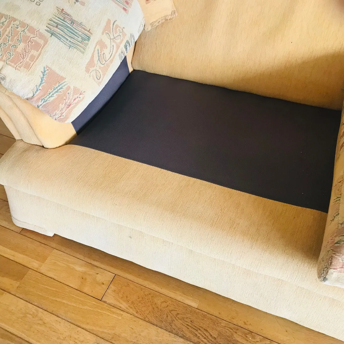 Sofa and 2 arm chairs - Image 2