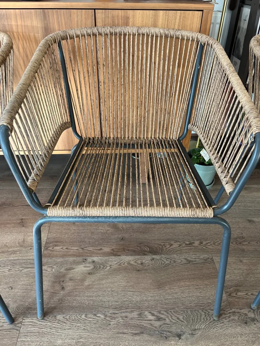 Garden table and 4 chairs - Image 4
