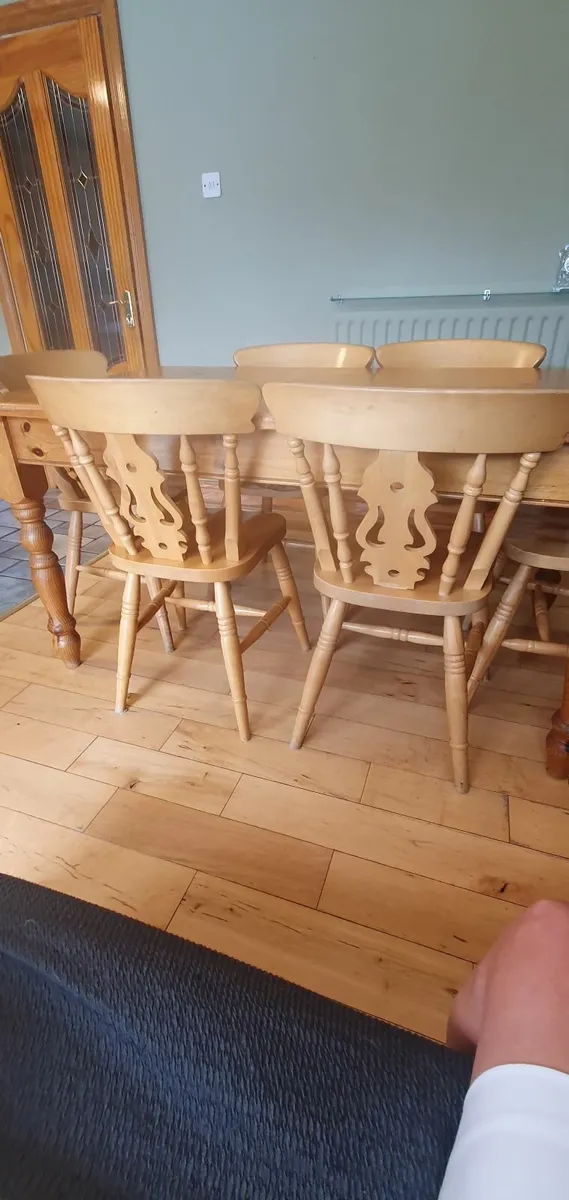 Kitchen Table & Chairs - Image 3