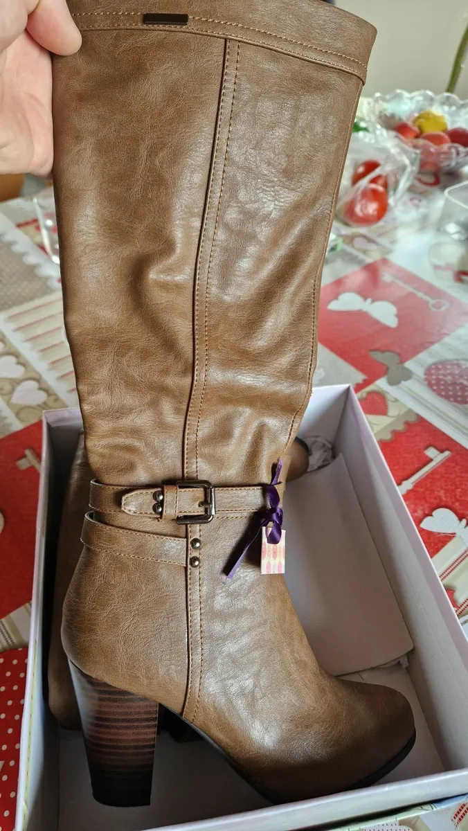 Boots and ankle boots - Image 1