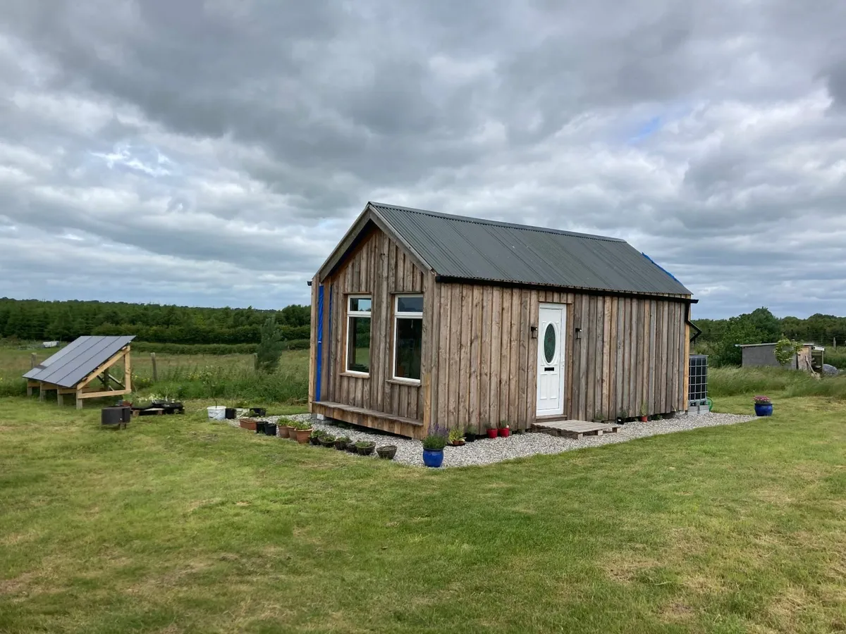 Off Grid Cabin - Image 1