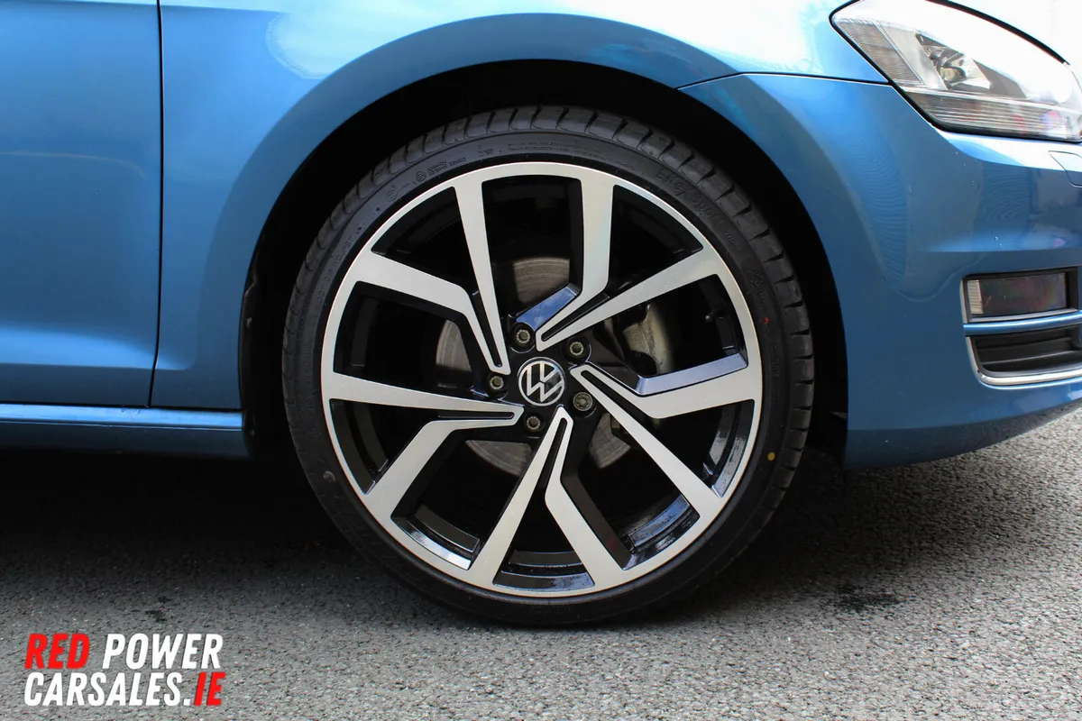 VW Golf TSI 1.4 Highline –VERY  Low Mileage - Image 4