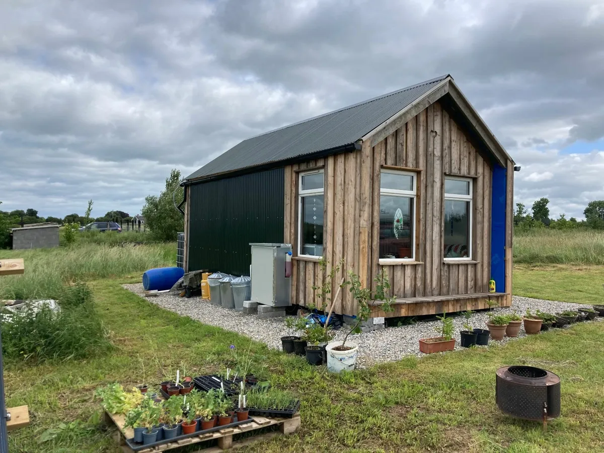 Off Grid Cabin - Image 4