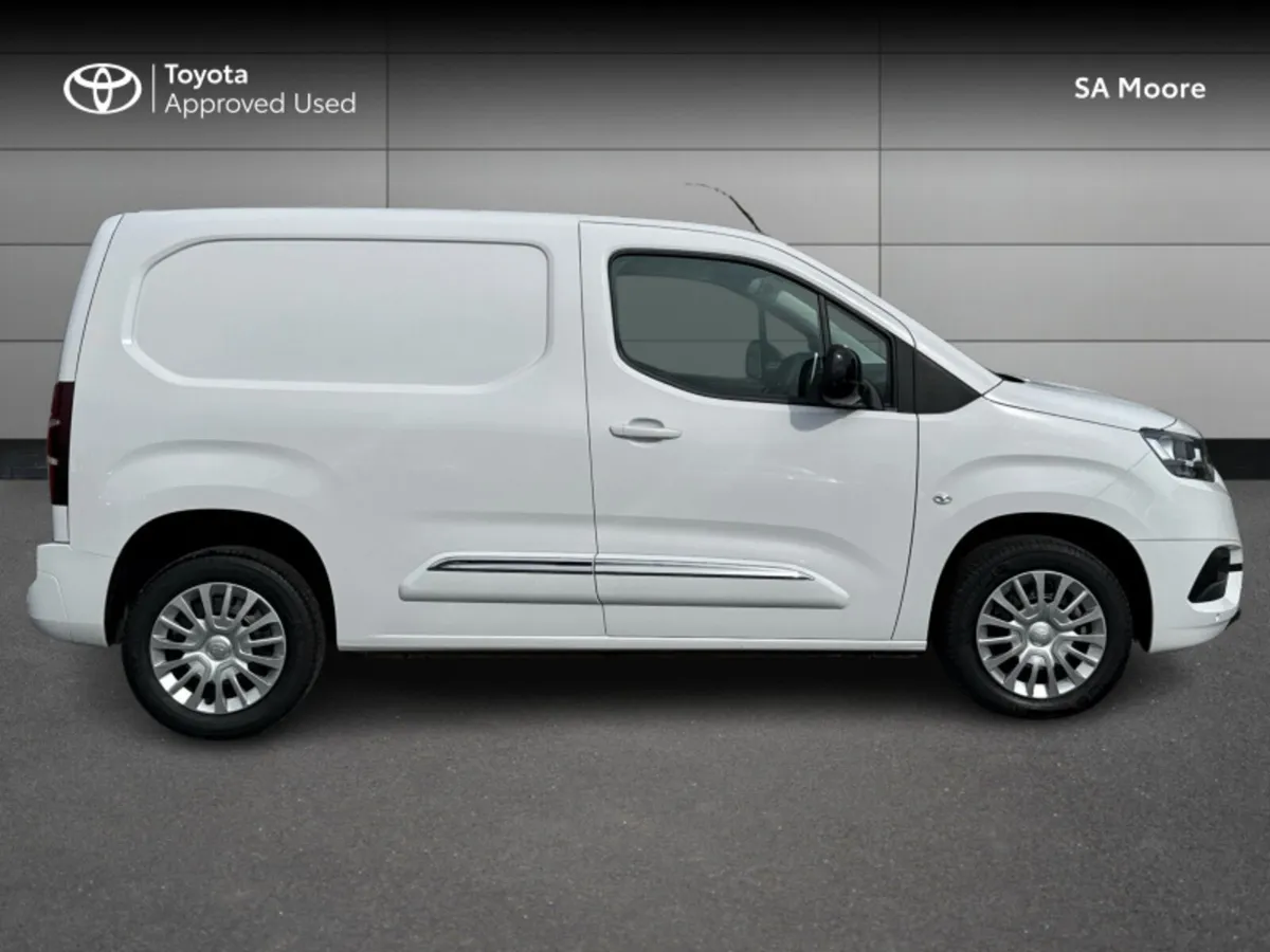 Toyota Proace City 1.5 GX SWB 1000KG - Image 3