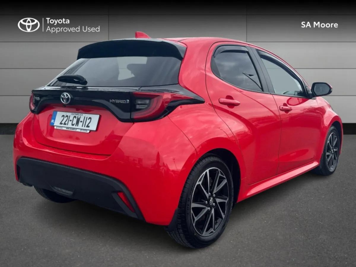Toyota Yaris HYBRID LUNA SPORT - FAB COLOUR - Image 2