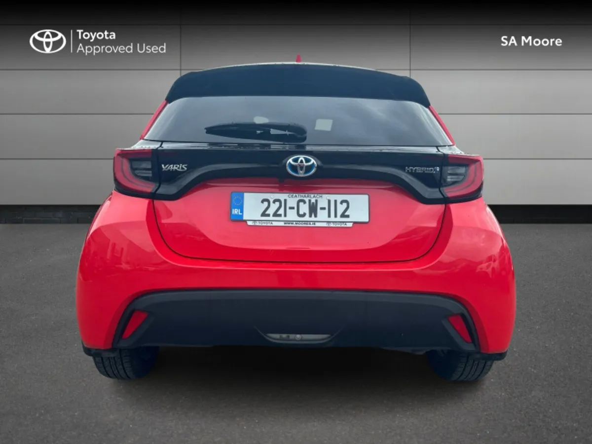 Toyota Yaris HYBRID LUNA SPORT - FAB COLOUR - Image 4