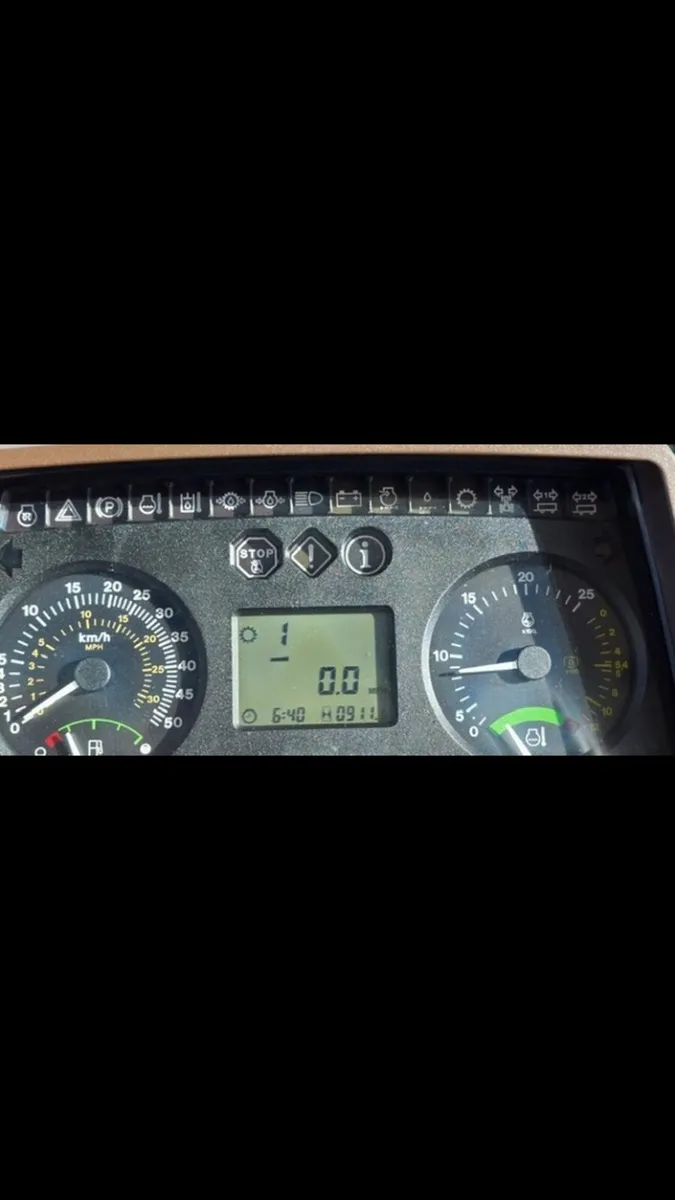 6920 John Deere low Hours - Image 2
