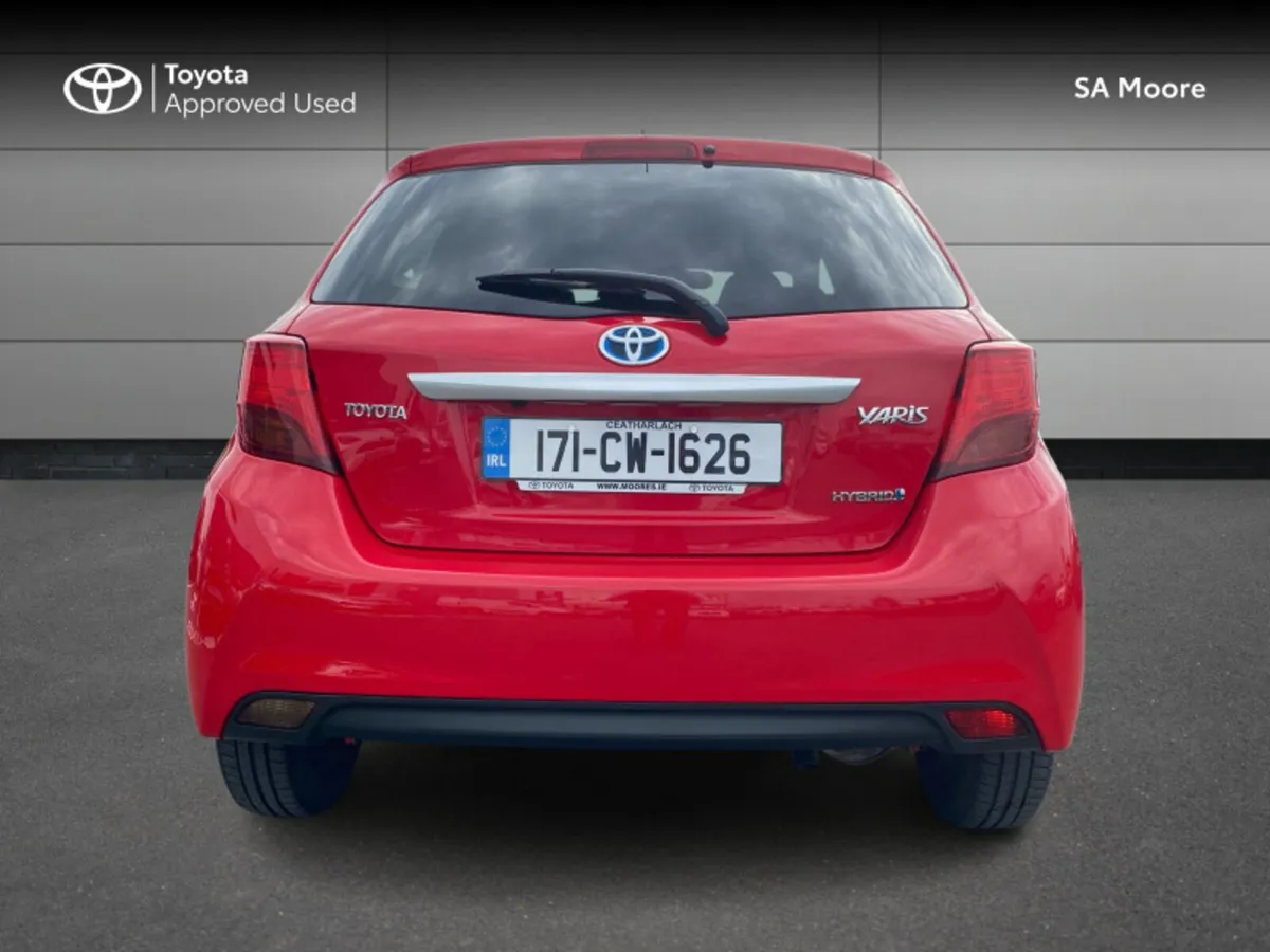 Toyota Yaris HYBRID - FULL LEATHER - Image 4