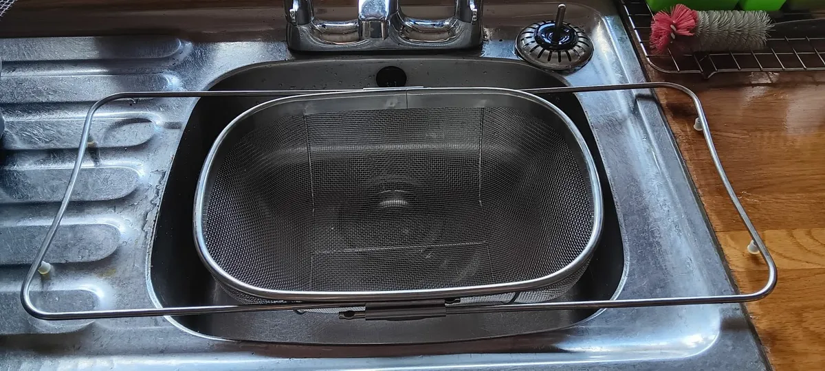 Over Sink Extendable Colander - Image 2