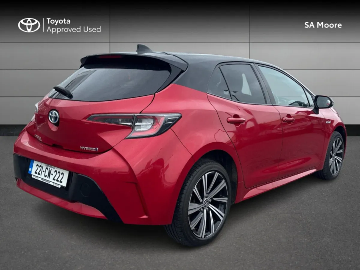 Toyota Corolla HYBRID LUNA SPORT HATCHBACK - Image 2