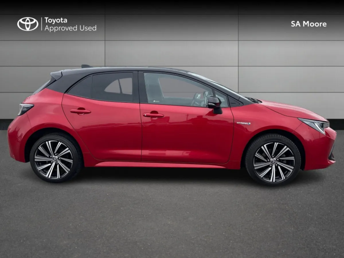 Toyota Corolla HYBRID LUNA SPORT HATCHBACK - Image 3