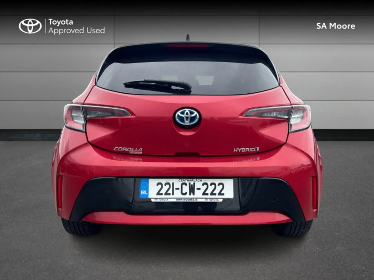 Toyota Corolla HYBRID LUNA SPORT HATCHBACK - Image 4