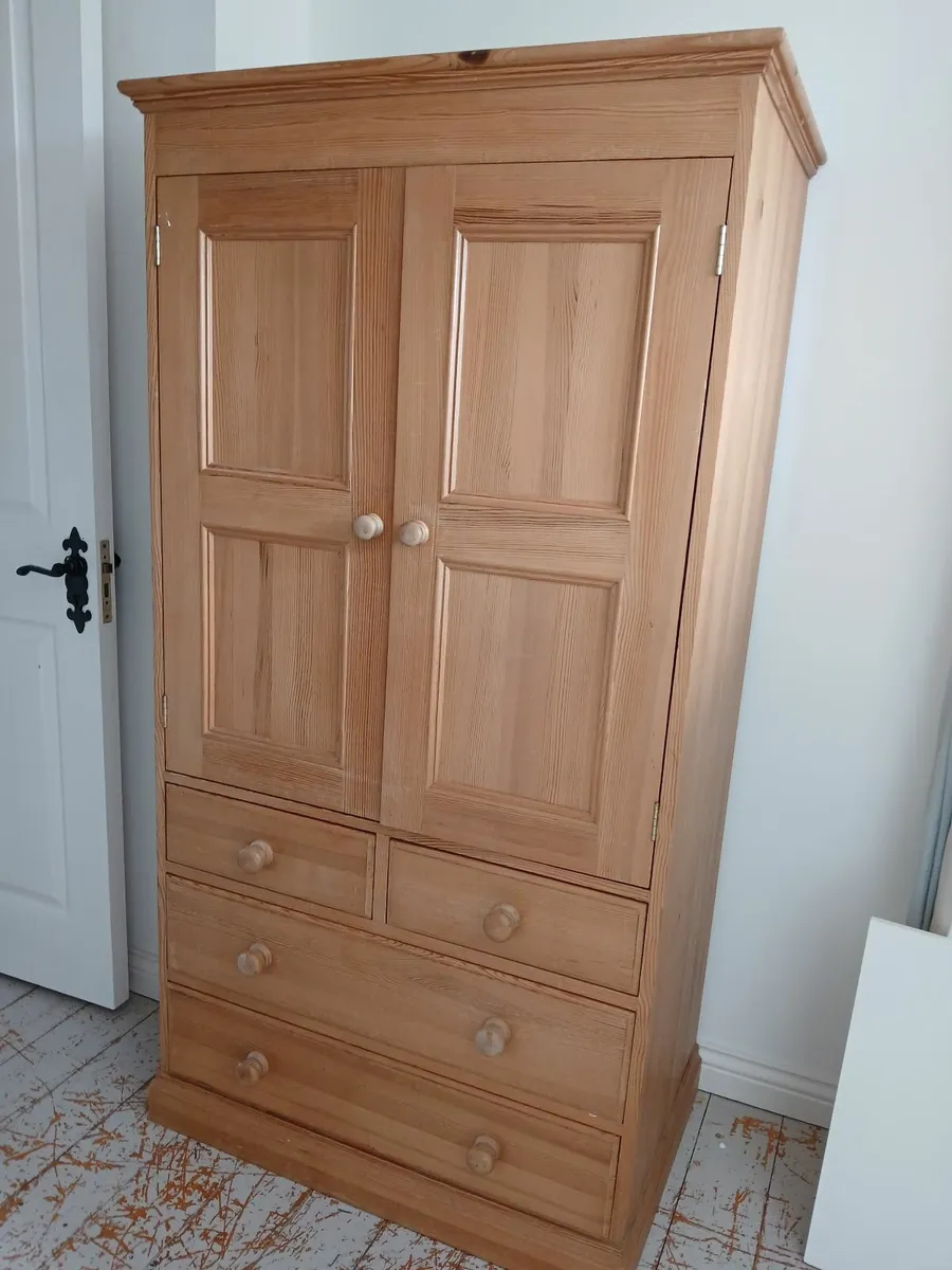 wardrobe - Image 1