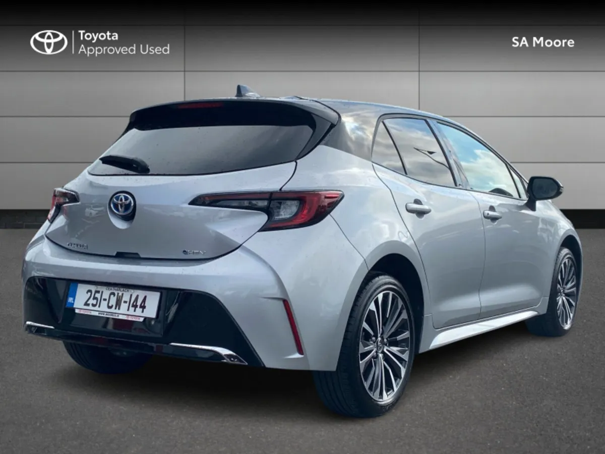 Toyota Corolla HYBRID LUNA SPORT HATCHBACK - Image 2
