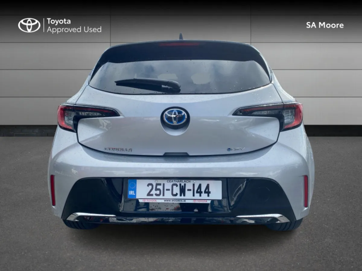 Toyota Corolla HYBRID LUNA SPORT HATCHBACK - Image 4