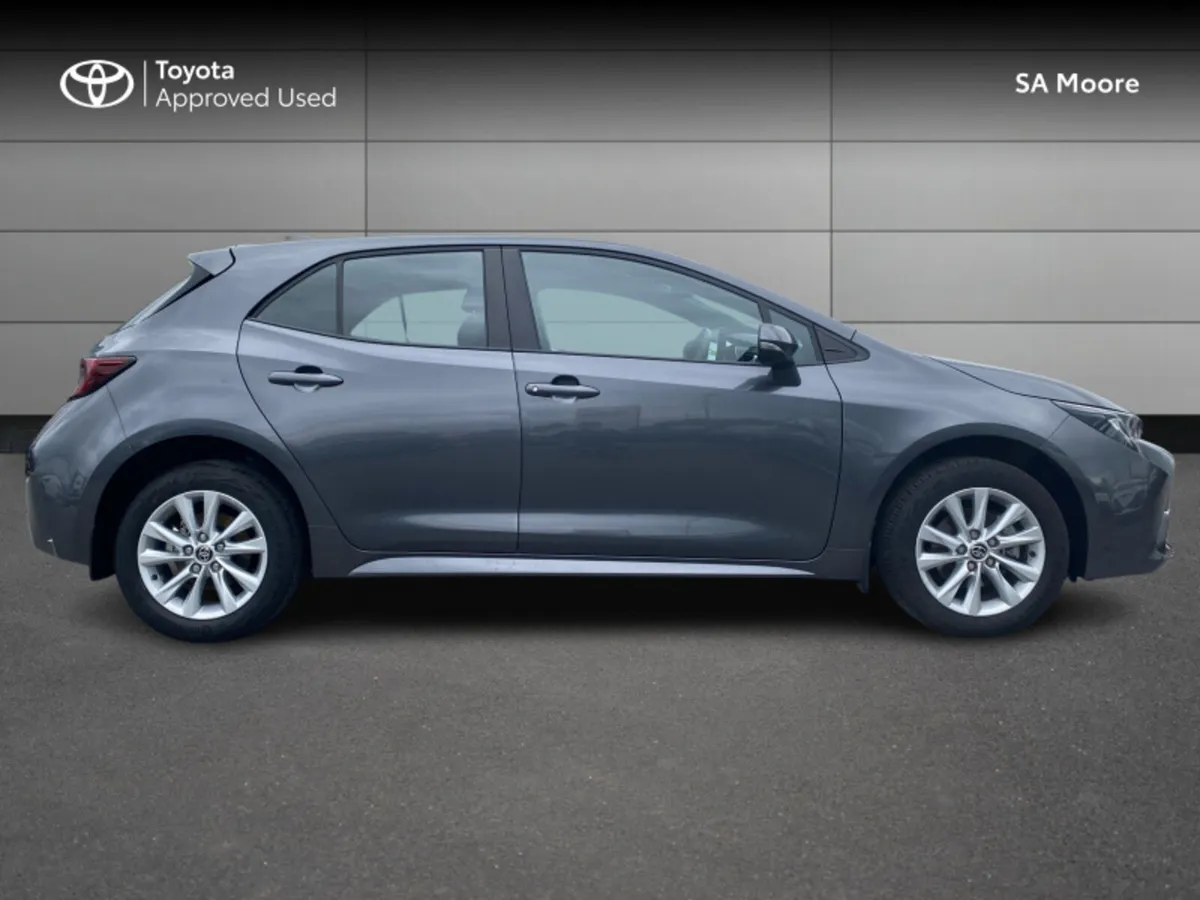 Toyota Corolla HYBRID LUNA HATCHBACK - Image 3