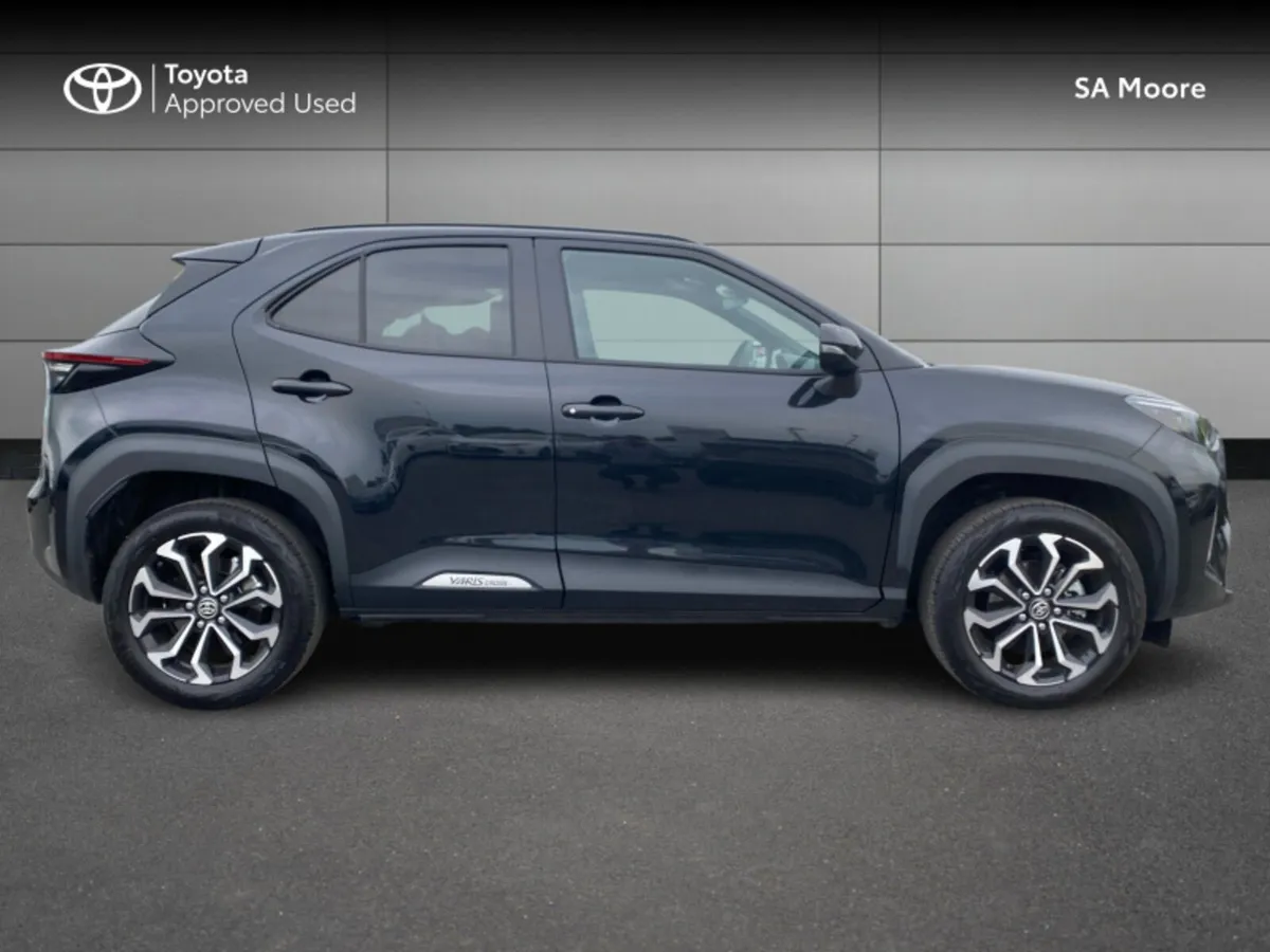 Toyota Yaris Cross LUNA SPORT - DEMO SALE NOW ON - Image 3