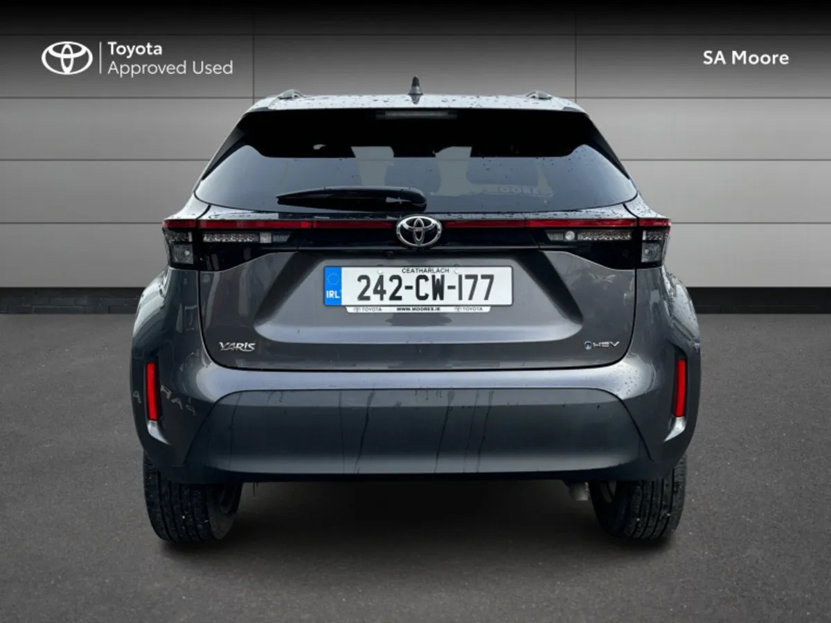 Toyota Yaris Cross HYBRID LUNA SPORT - Image 4