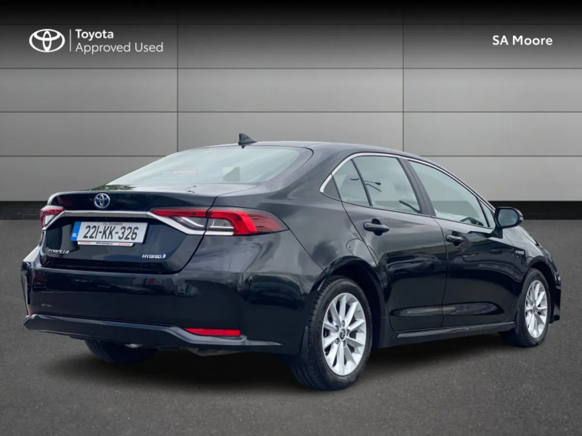 Toyota Corolla HYBRID LUNA SALOON - Image 2